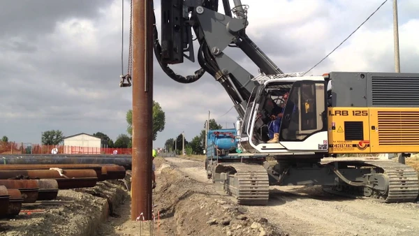 Фото Запчасти гусеничного хода буровых и сваебойных установок Liebherr