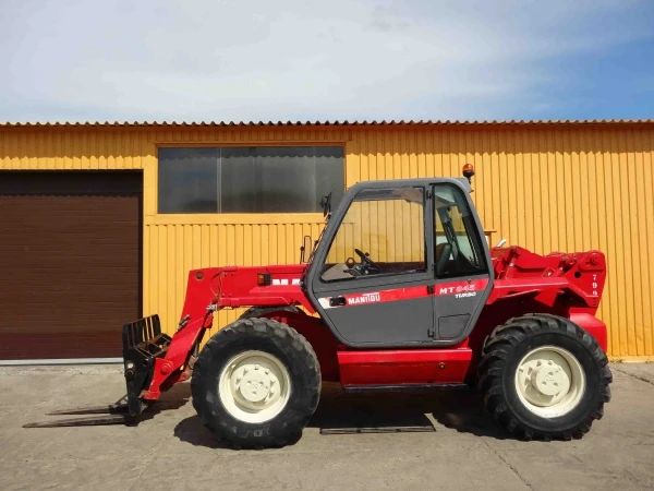 Фото Погрузчик телескопический Manitou