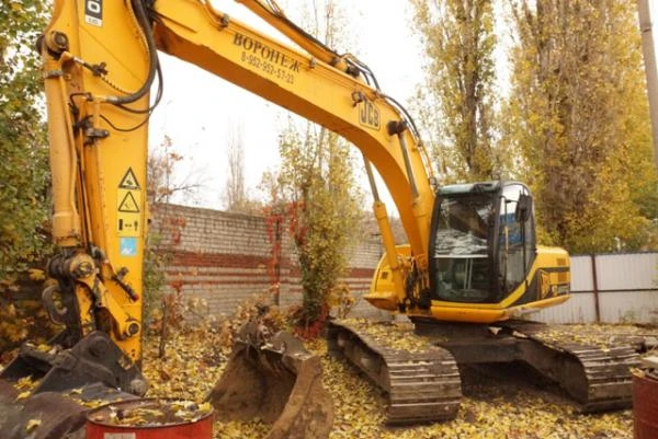 Фото Услуги аренда гусеничного экскаватора