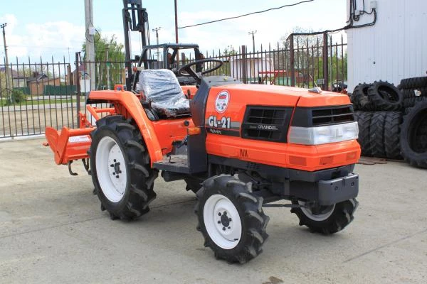 Фото Японский мини трактор Kubota GL21D