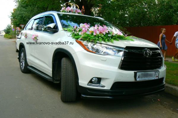 Фото Свадебный кортеж из джипов Toyota Highlander