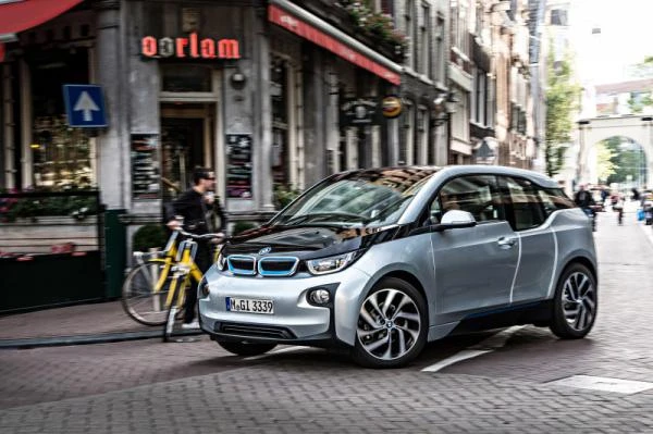 Фото Электромобиль BMW i3