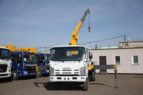 Фото Кран-манипулятор Isuzu ELF КМУ XCMG 5 Тонн