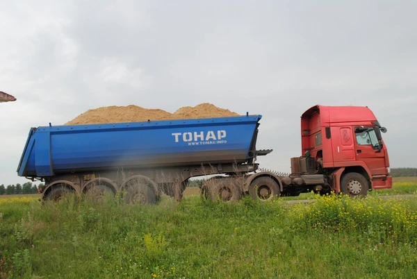 Фото Песок карьерный 0-5 (среднезернистый Белореченский) с доставкой автомобилями Тонар