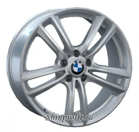 Фото Replica B105 8x18/5x120 D72.6 ET35 Silver