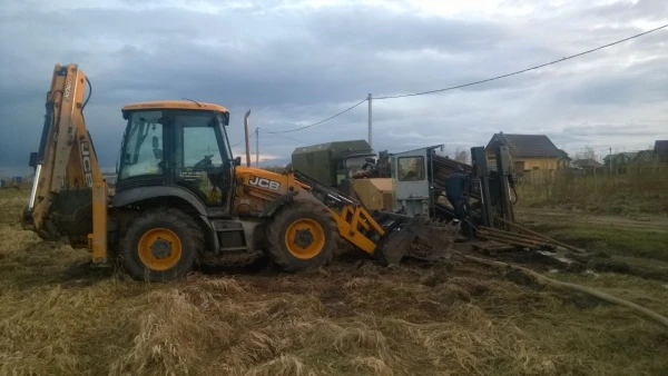 Фото Услуги аренда экскаватора-погрузчика jcb, cat, case на равновеликих колесах в новосибирске