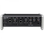 фото Внешняя студийная звуковая карта TASCAM US-2x2