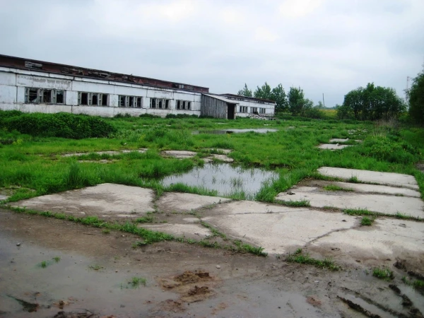 Фото Продается здание коровника. Возможно использование под телятник, овчарню, птичник, конюшню, производство или склад.