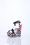 фото LOST INK. Босоножки Giraff Print Colourblock Wedge Sandal