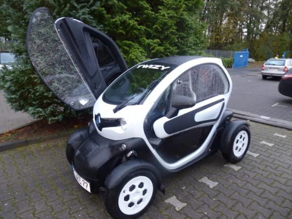 Фото Электромобиль Renault Twizy Trend