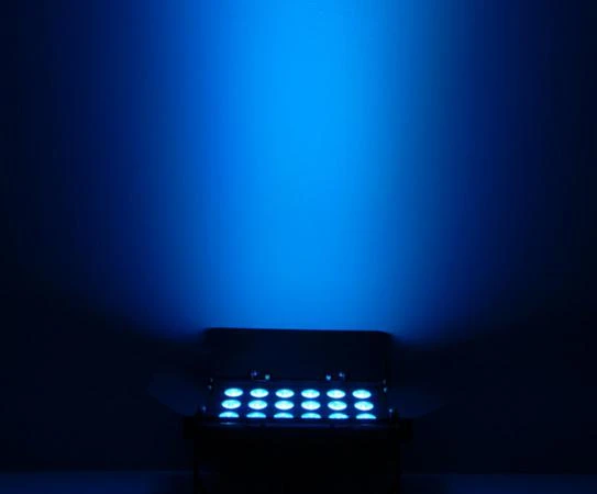 Фото CHAUVET-DJ Slim Bank TRI 18