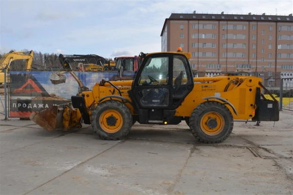 Фото Телескопический погрузчик JCB 540-140