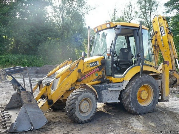 Фото Аренда экскаватора-погрузчика JCB 3 CX