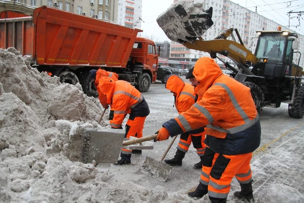 Фото Ручная уборка снега Нижний Новгород