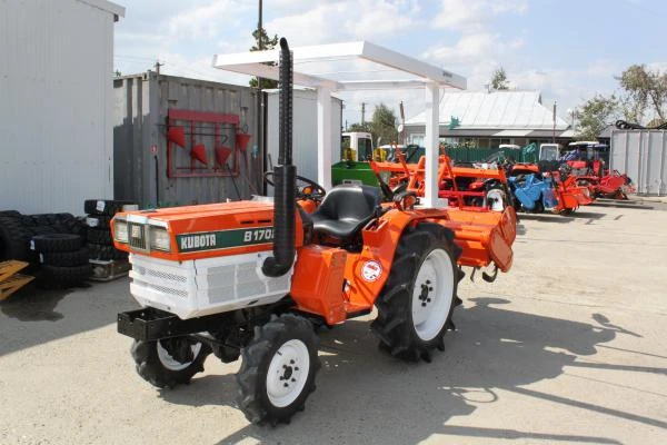 Фото Японский мини трактор KUBOTA B1702D