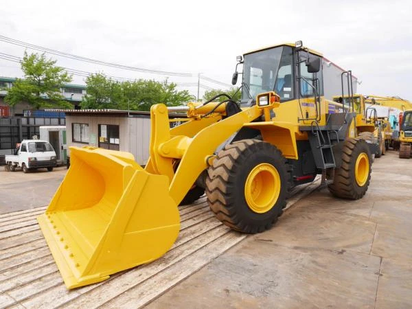 Фото Продаю погрузчик ковшовый Komatsu WA380-5