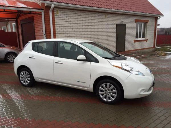 Фото Электромобиль Nissan Leaf