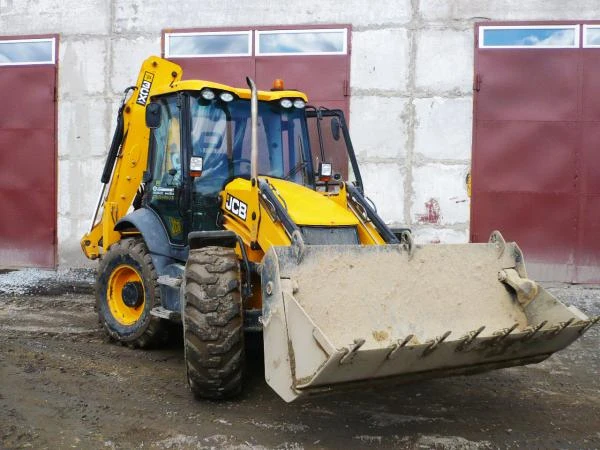 Фото Экскаватор погрузчик JCB в аренду по Санкт-Петербургу