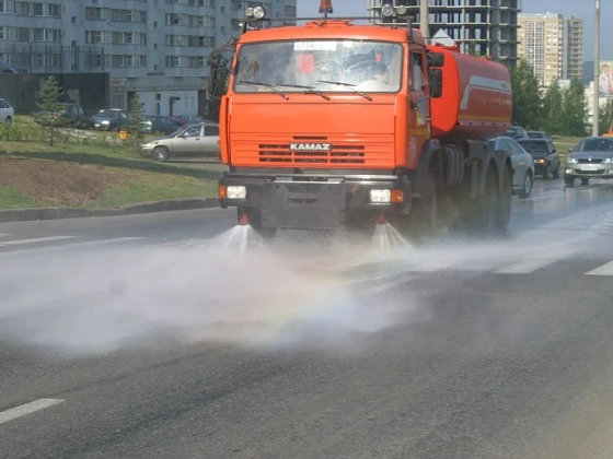 Фото Аренда Машины поливомоечной от 4 м.куб до 15 м.куб