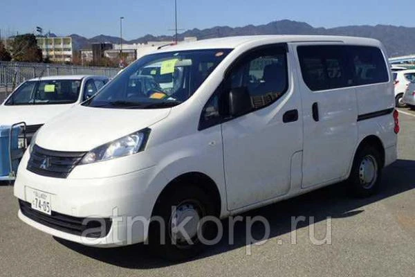 Фото Грузопассажирский микроавтобус минивэн MITSUBISHI DELICA гв 2015 салон 2 - 5 мест груз 600 кг пробег 169 т.км