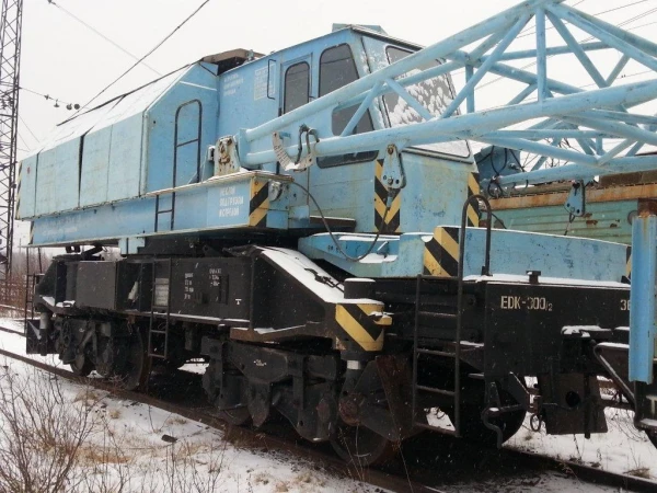 Фото Железнодорожный поворотный кран ЕДК-300/2