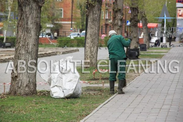 Фото Подметание дорожек