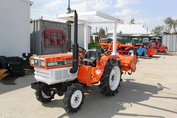 Фото Минитрактор KUBOTA B1702D в Воронеже