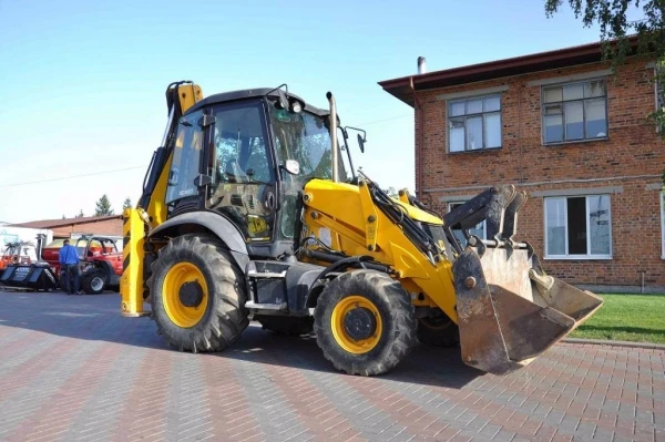 Фото Аренда экскаватора погрузчика JCB 3CX в Екатеринбурге,Нижнем тагиле и Свердловской области