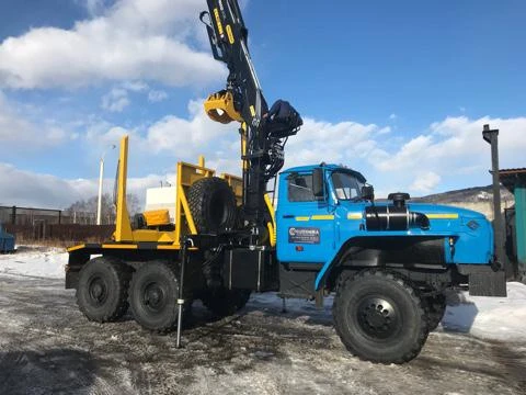 Фото Лесовозы Урал 2018 от завода с манипуляторами VC8L74(Палфингер)