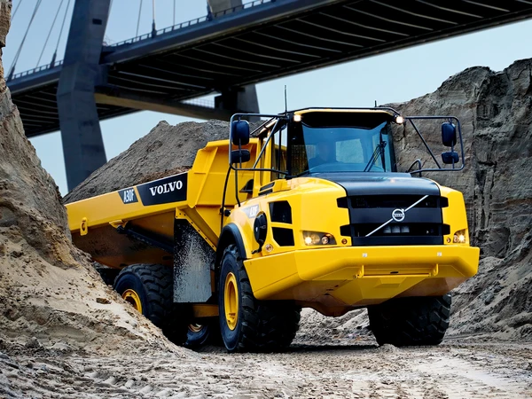 Фото Сочлененный самосвал Volvo A30