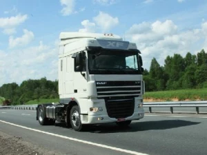 Фото Седельный тягач DAF FT XF105.410 «Apex»