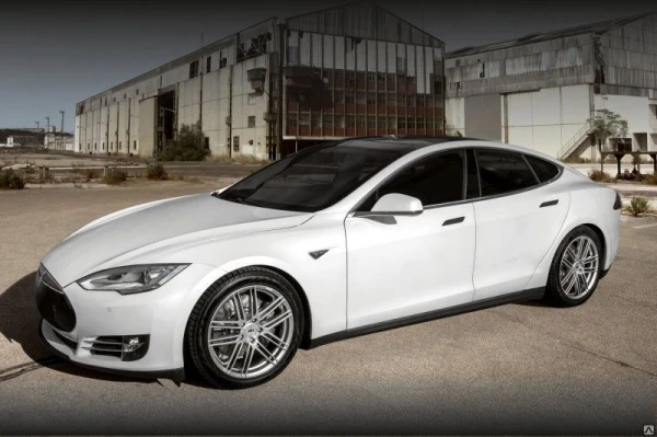 Фото Электроавтомобиль Tesla Model S 