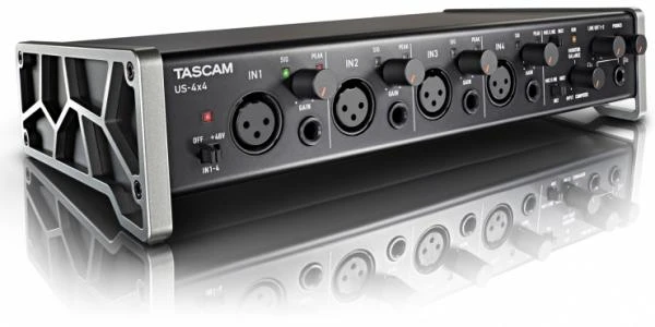 Фото USB аудио/MIDI интерфейс TASCAM US-4x4