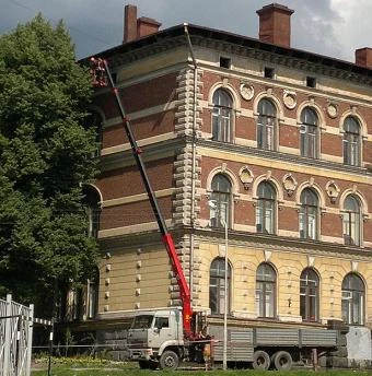 Фото Автовышка для валки и обрезки деревьев в Выборге (Выборг)