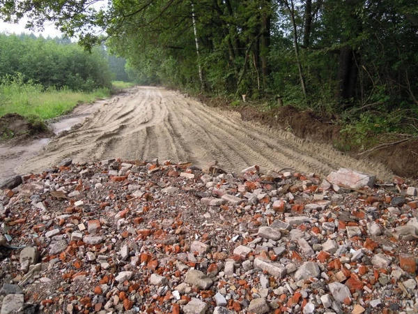 Фото Бой кирпича для отсыпки дорог