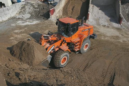 Фото Фронтальный погрузчик Doosan DL300A