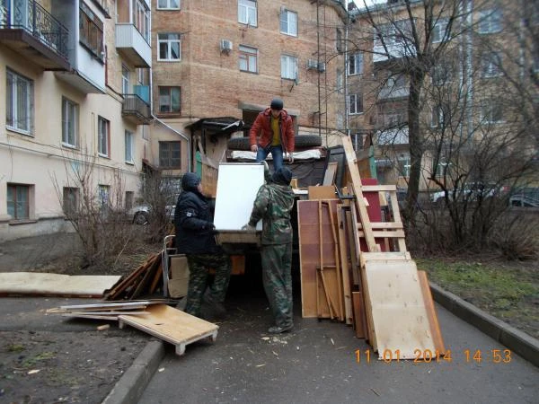 Фото Вывоз мебели, быт.техники, хлама на свалку